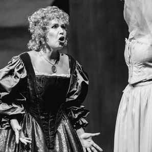 DON GIOVANNI von Wolfgang Amadeus Mozart; Theresa Sommer - Donna Elvira, © Clemens Heidrich